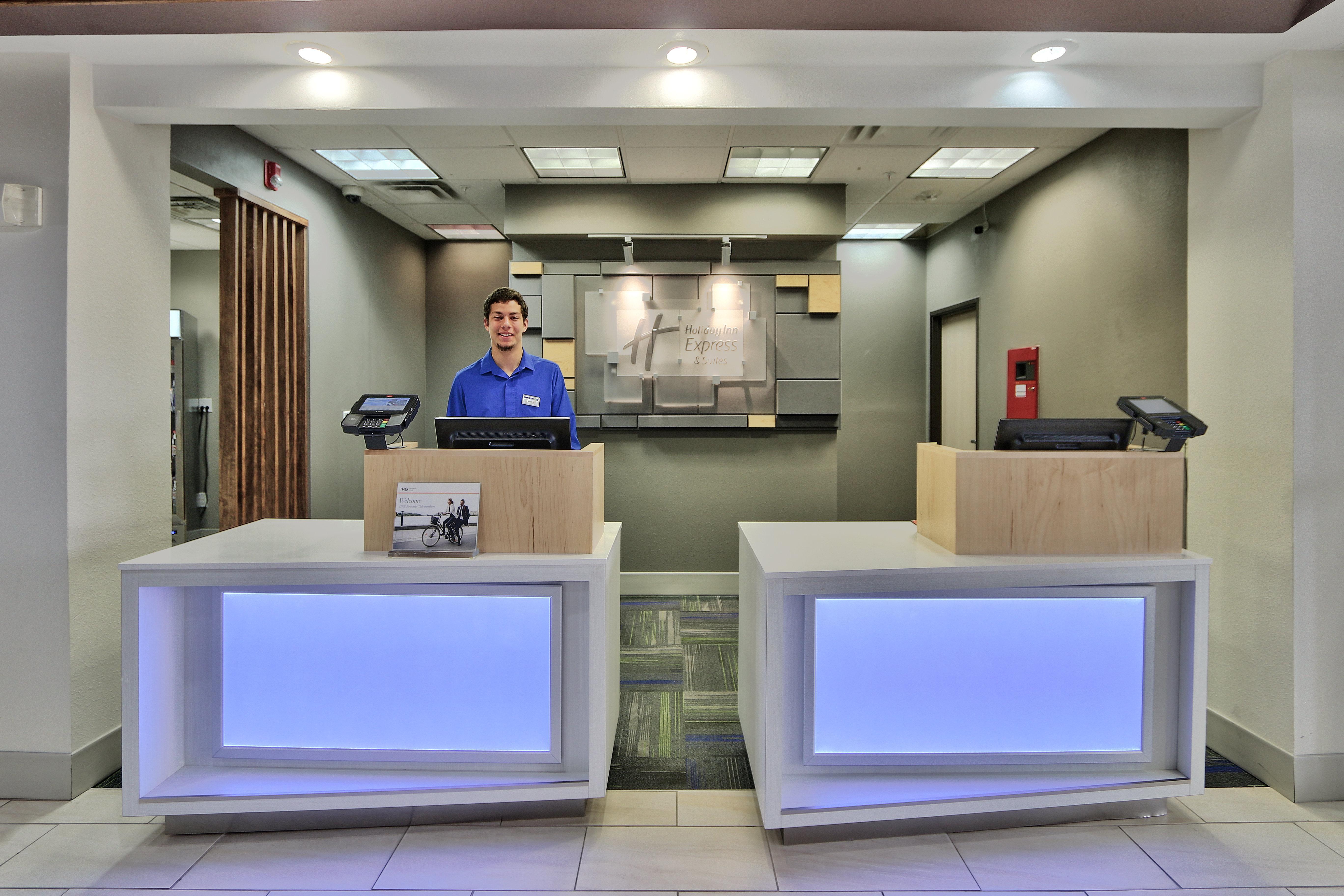 Holiday Inn Express & Suites Portales By Ihg Exteriér fotografie