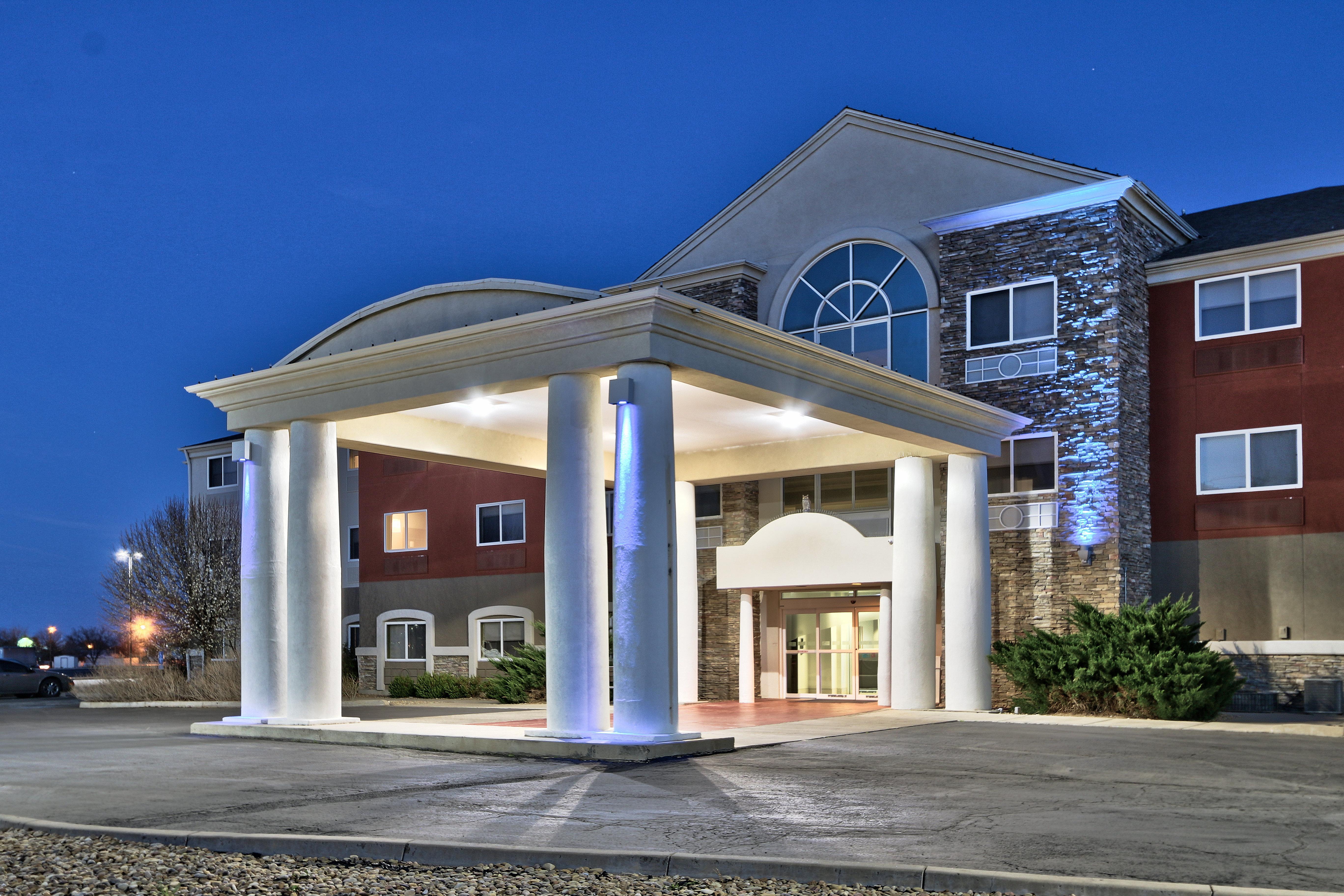 Holiday Inn Express & Suites Portales By Ihg Exteriér fotografie